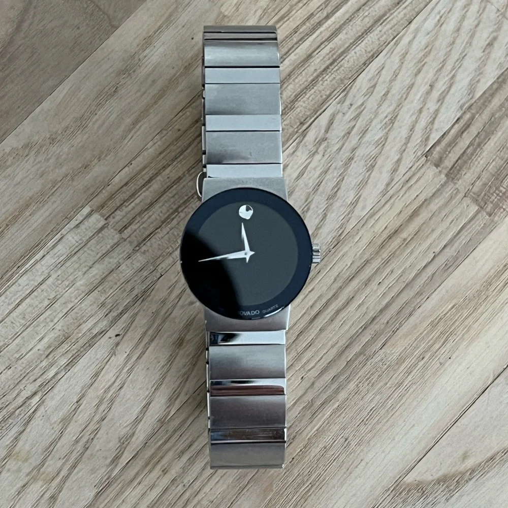 Movado Museum Sapphire Ladies Watch Stainless Bracelet Black Round Dial